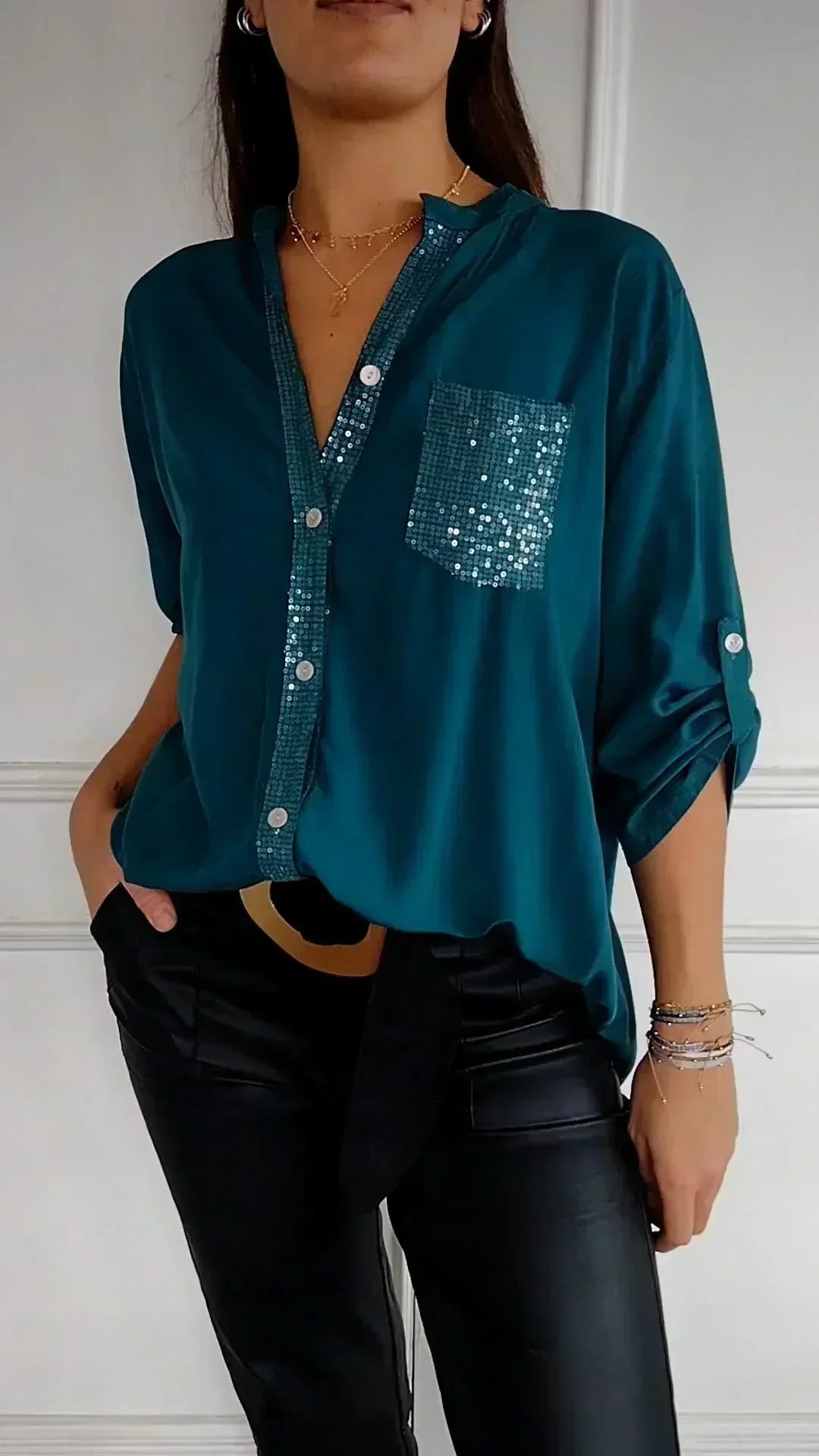 Jasmine women's V-neck sequin shirt